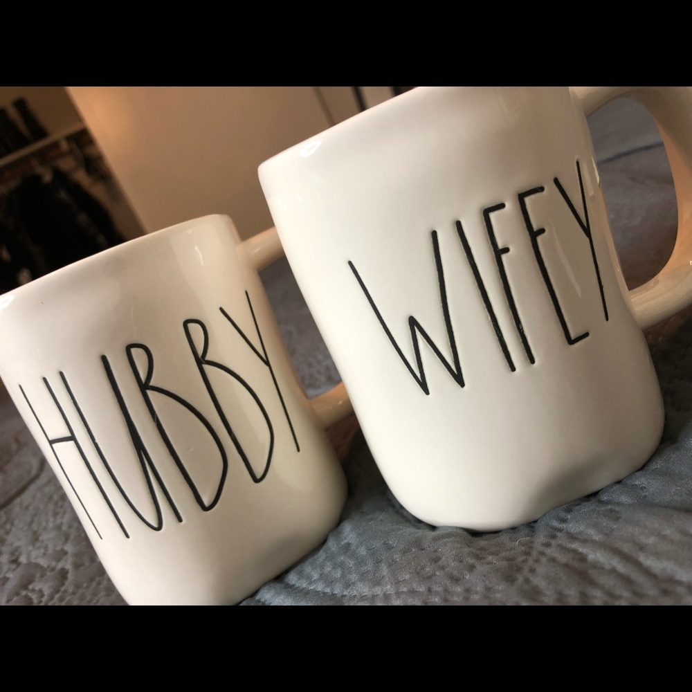 Rae Dunn Hubby & Wifey mug set